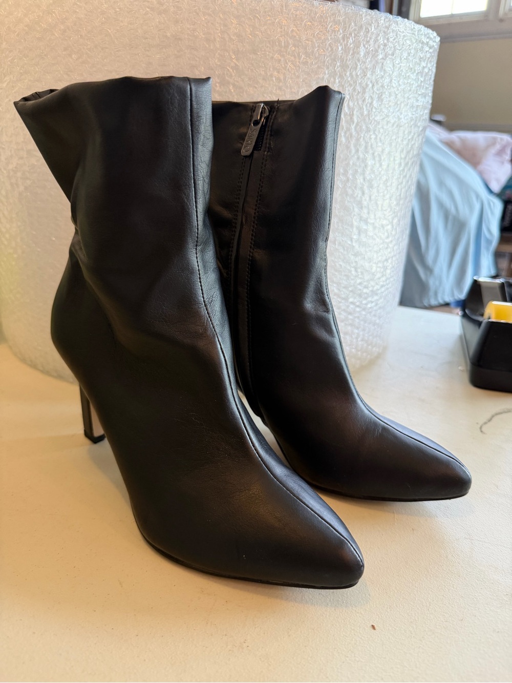 Sarto size 7 Black Pointed-Toe Stiletto Ankle Boots